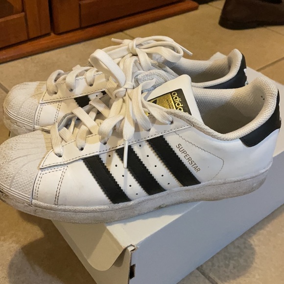 Adidas white and black superstar sneakers, size: US 4.5 - Picture 3 of 4